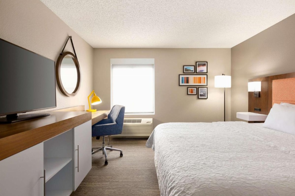 Room image 4